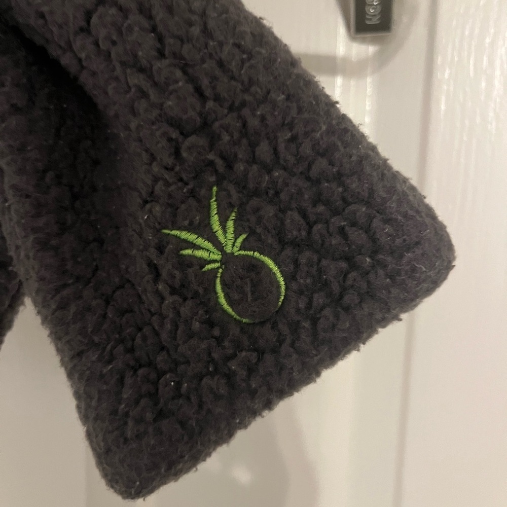 Dudley Stephens grey fleece scarf.